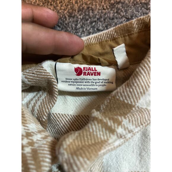 Singi Organic Cotton Flannel Overshirt
Fjällräven Womens small - Picture 2 of 3